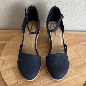 Easy Street Womens Daytona Wedge Sandals new